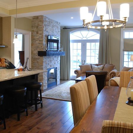 皇后区124号Spa度假酒店 滨湖尼亚加拉 外观 照片 A modern open-plan kitchen and dining room