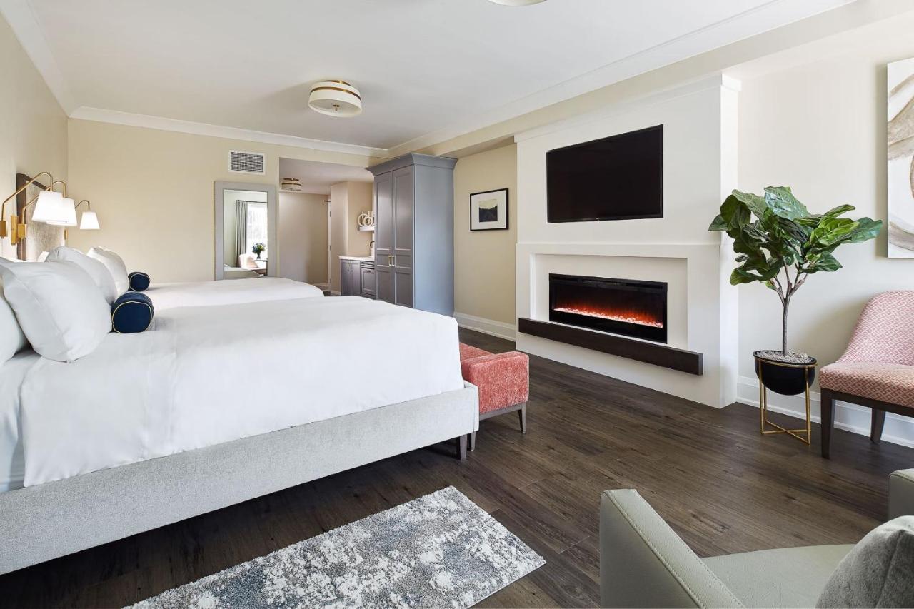 皇后区124号Spa度假酒店 滨湖尼亚加拉 外观 照片 A bedroom at the Beverly Hills Hotel