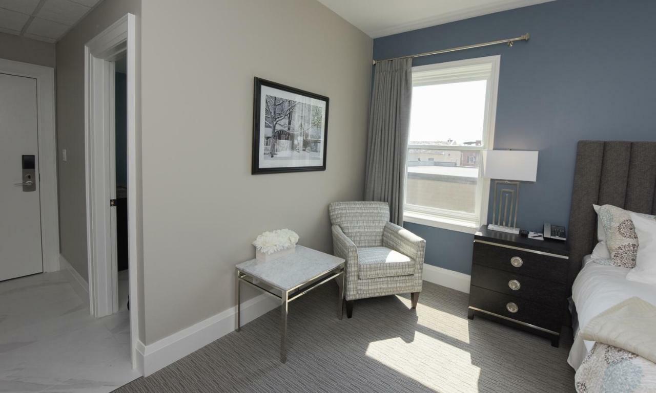 皇后区124号Spa度假酒店 滨湖尼亚加拉 外观 照片 A bedroom at the hotel
