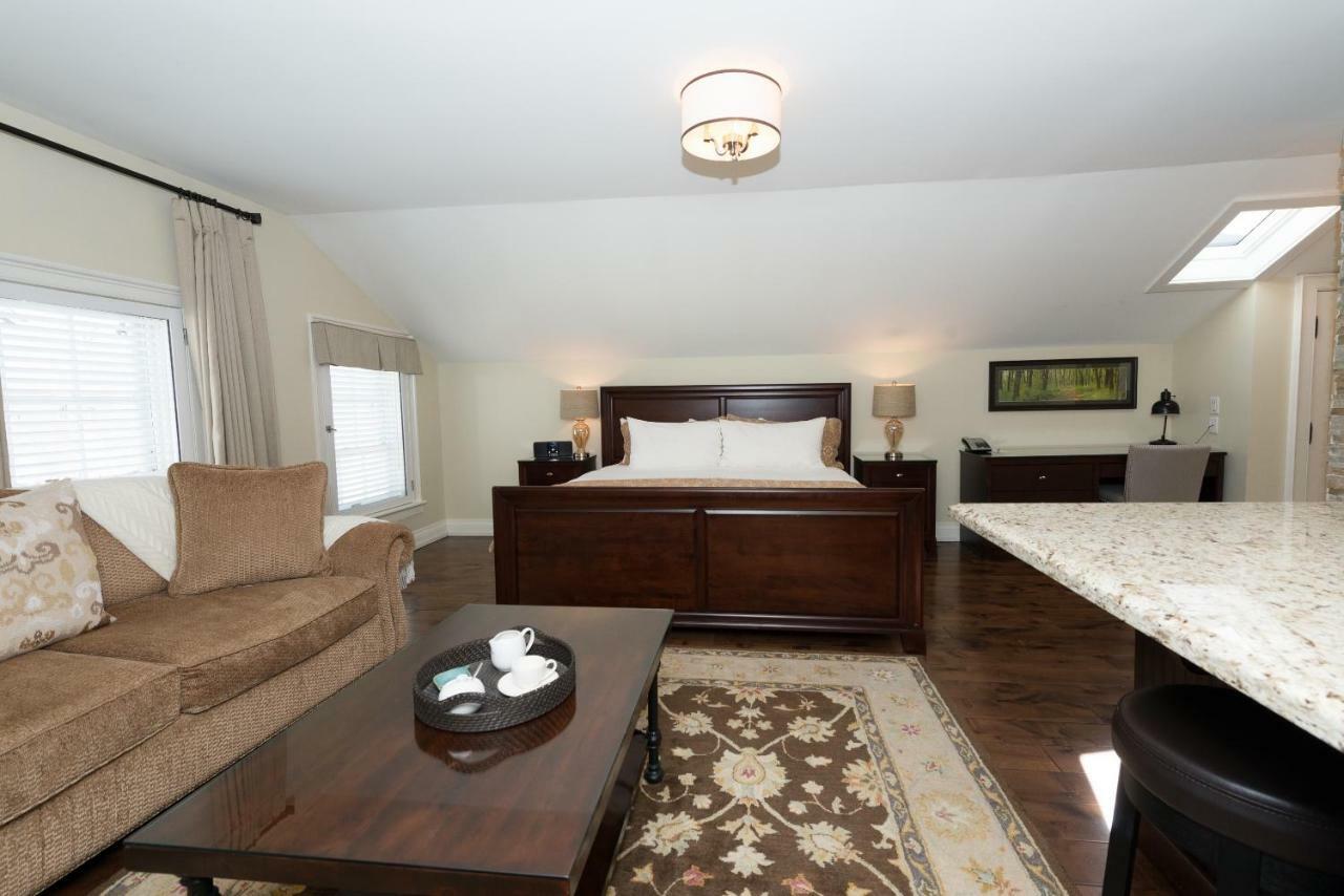 皇后区124号Spa度假酒店 滨湖尼亚加拉 外观 照片 A bedroom in a typical apartment