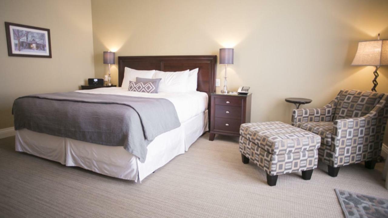 皇后区124号Spa度假酒店 滨湖尼亚加拉 外观 照片 A guest room at the Inn at Laurel Point